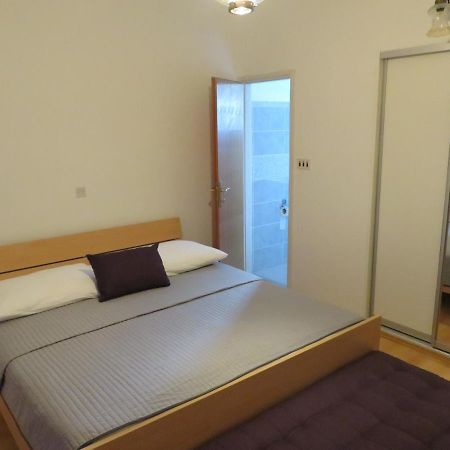 Apartmani Mm Starigrad Paklenica Exterior photo